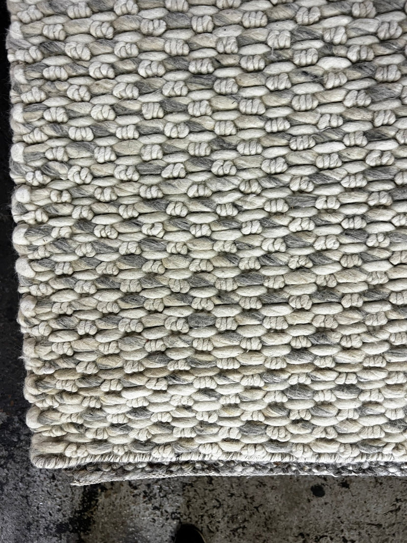 Pierre de Marivaux Handwoven Wool Durrie Natural Grey Loop 6.6x9.6 | Banana Manor Rug Factory Outlet