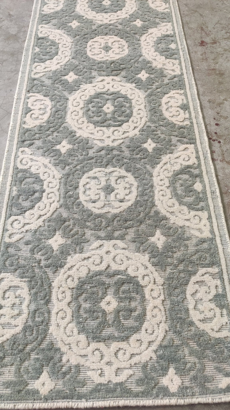 Princess Fiona 2x6.9 White and Green Handwoven Jacquard Runner | Banana Manor Rug Company