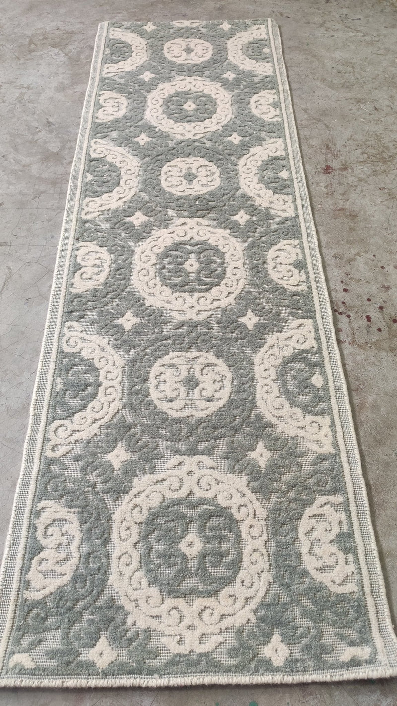 Princess Fiona 2x6.9 White and Green Handwoven Jacquard Runner | Banana Manor Rug Company