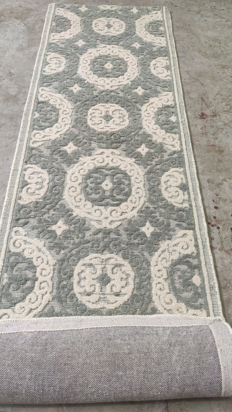 Princess Fiona 2x6.9 White and Green Handwoven Jacquard Runner | Banana Manor Rug Company