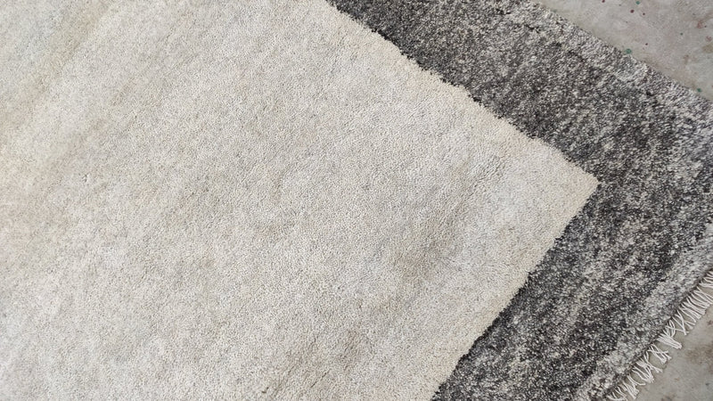 Prymatt 6x9 Ivory and Grey Hand-Knotted Rug | Banana Manor Rug Company