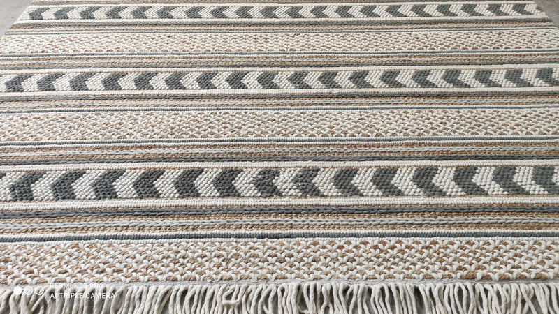 Republique Handwoven Jute and Wool Natural Rug (Multiple Sizes) | Banana Manor Rug Company