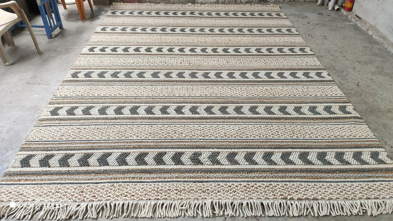 Republique Handwoven Jute and Wool Natural Rug (Multiple Sizes) | Banana Manor Rug Company