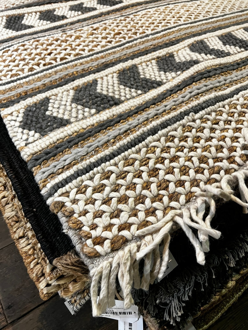 Republique Handwoven Jute and Wool Natural Rug (Multiple Sizes) | Banana Manor Rug Company