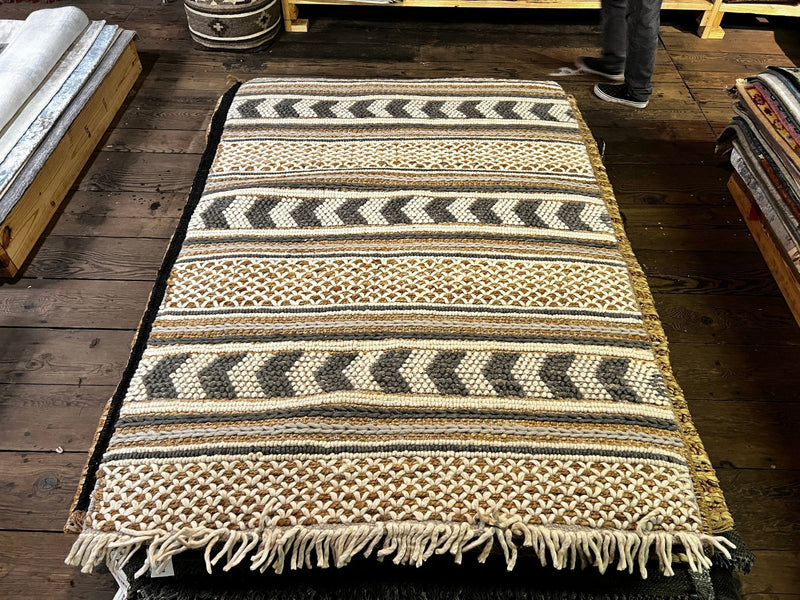 Republique Handwoven Jute and Wool Natural Rug (Multiple Sizes) | Banana Manor Rug Company