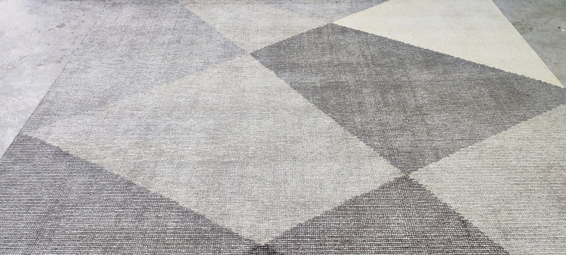 Richard Roxburgh Hand-Knotted Modern Rug Grey and Silver 8x10 | Banana Manor Rug Company