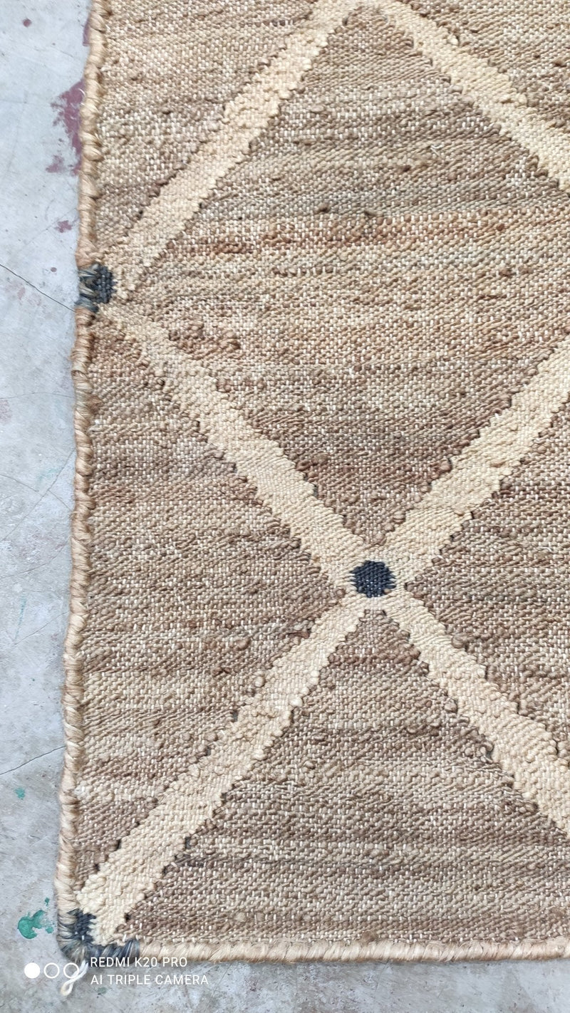 Rosalind 2.6x5 Handwoven Natural Designed Jute Rug | Banana Manor Rug Company