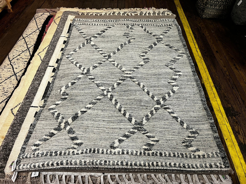 Ryan U Lyin' 4x6 Handwoven White and Dark Grey Diamond Moroccan Style Durrie Rug | Banana Manor Rug Company