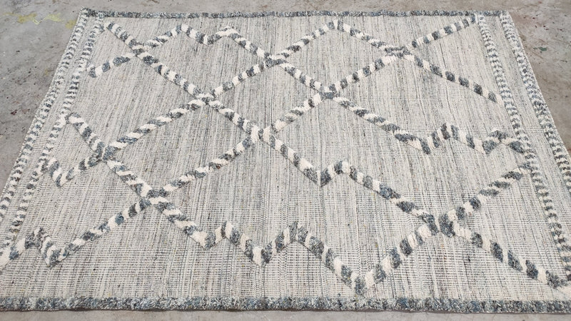 Ryan U Lyin' 4x6 Handwoven White and Dark Grey Diamond Moroccan Style Durrie Rug | Banana Manor Rug Company