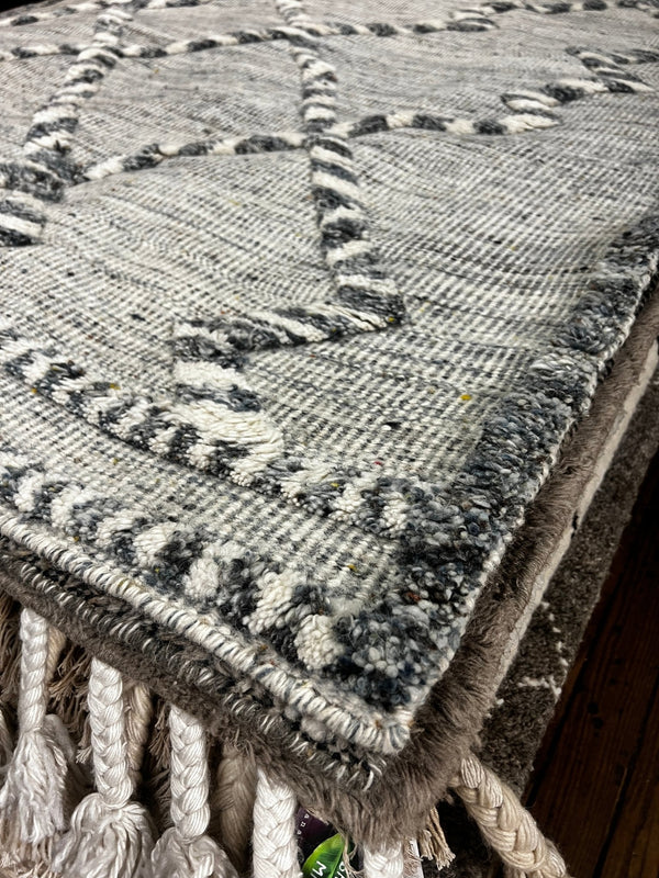 Ryan U Lyin' 4x6 Handwoven White and Dark Grey Diamond Moroccan Style Durrie Rug | Banana Manor Rug Company