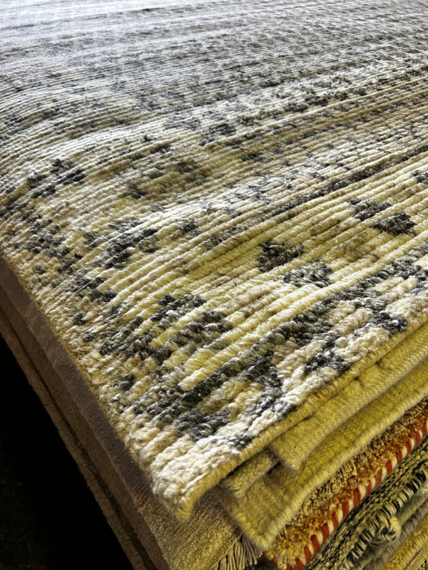 Sam Neill Hand-Knotted Modern Ivory and Grey Lichi 8.3X10 | Banana Manor Rug Company