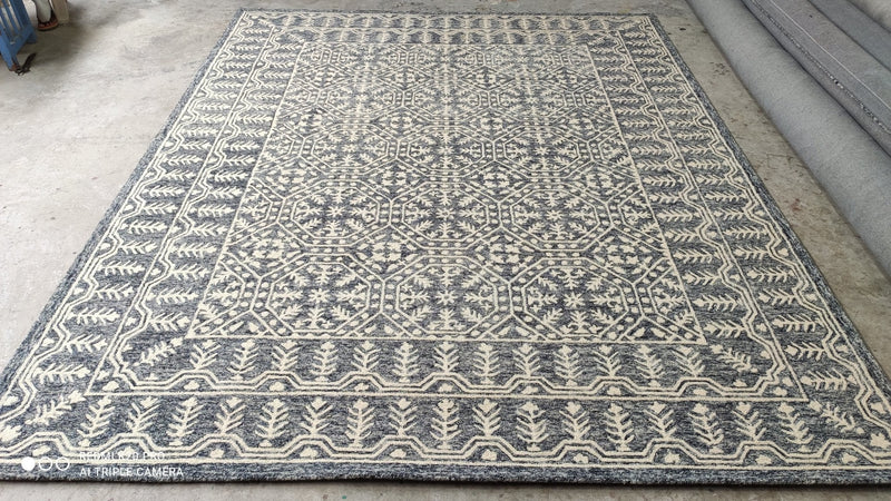 Sarah Docter 8x10 Ivory and Grey Hand-Tufted Looped Rug | Banana Manor Rug Company