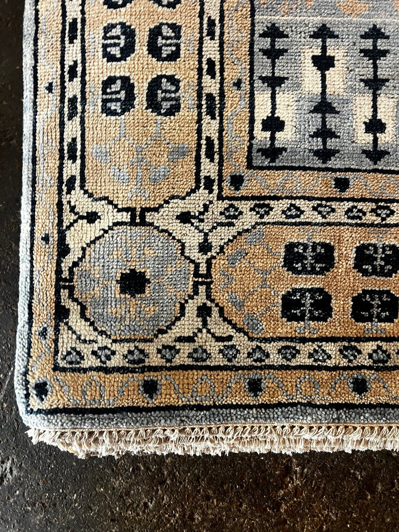 Sophie 8x10 Light Blue and Ivory Hand-Knotted Oushak Rug | Banana Manor Rug Factory Outlet