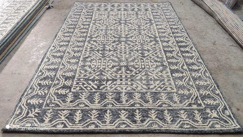 Stinger 5x7.6 Hand Tufted Carpet | Banana Manor Rug Company