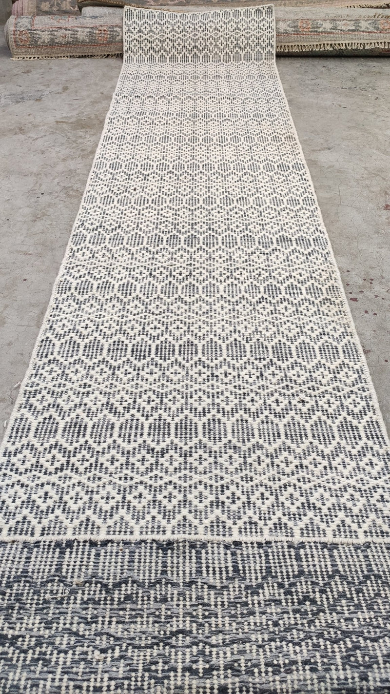 Stormi 2.6x11 White and Grey Handwoven Runner | Banana Manor Rug Company