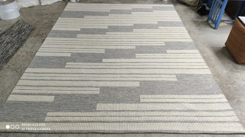 Tony D'Annunzio Handwoven Aqua and White Durrie Rug | Banana Manor Rug Company