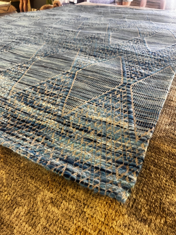 Veruca 5.3x7.6 Blue Chevron Sari Silk Rug | Banana Manor Rug Factory Outlet