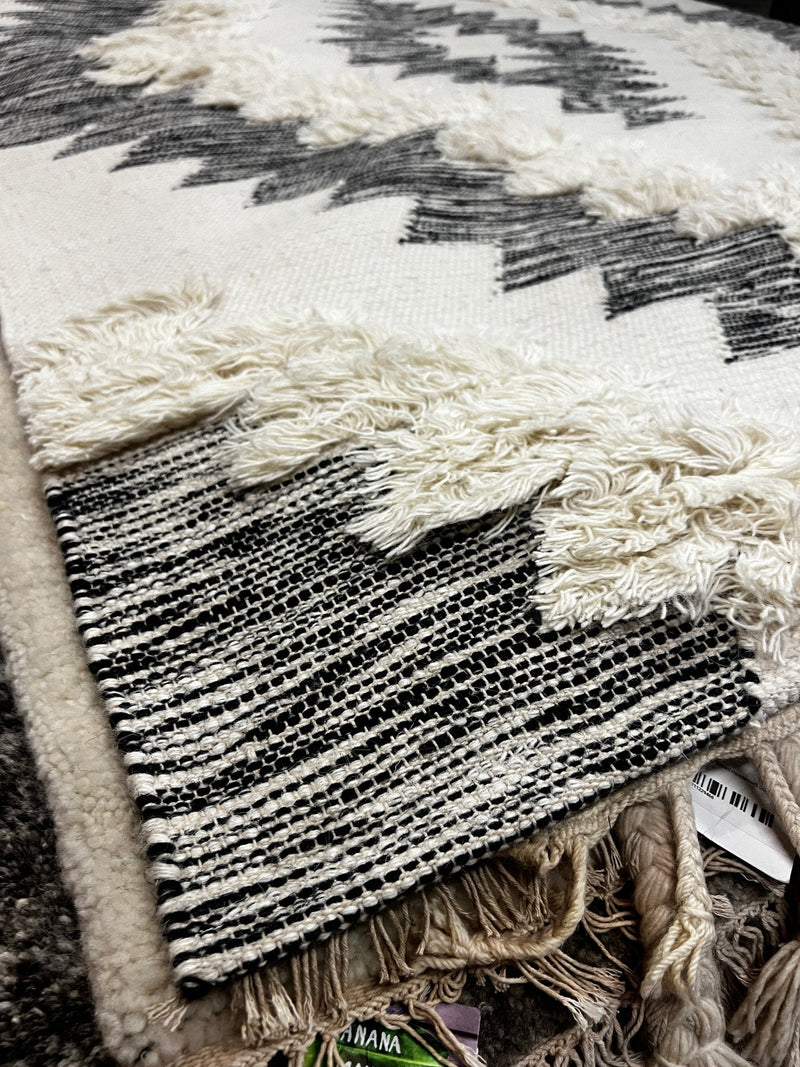 William Henry Ireland 5.6x7.6 Handwoven Wool Durrie Natural Ivory Cut Pile | Banana Manor Rug Factory Outlet