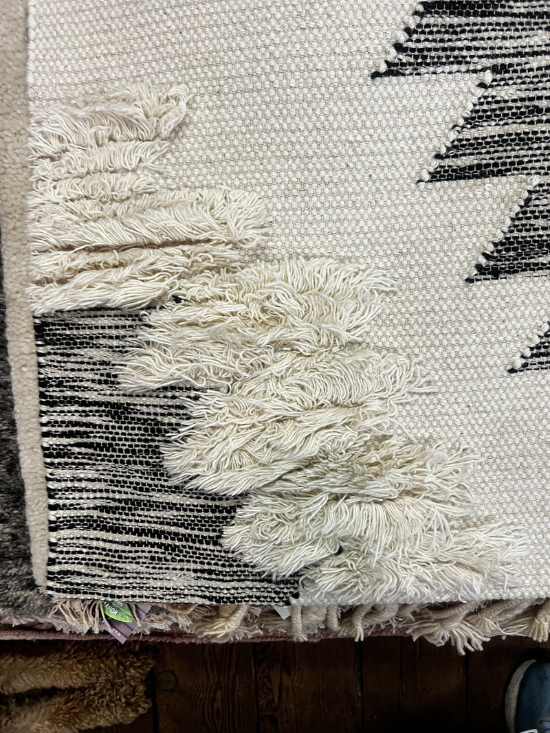 William Henry Ireland 5.6x7.6 Handwoven Wool Durrie Natural Ivory Cut Pile | Banana Manor Rug Factory Outlet