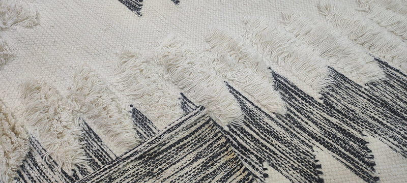 William Henry Ireland Handwoven Wool Durrie Natural Ivory Cut Pile 5.6x7.6 | Banana Manor Rug Company