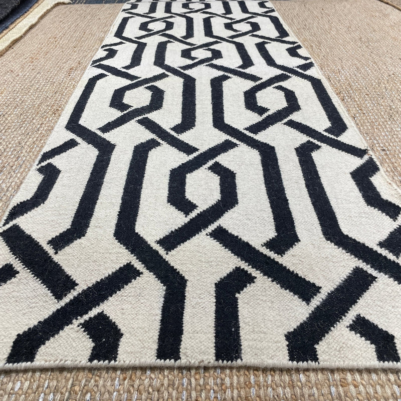 Winston 2.6x10 Durrie Runner | Banana Manor Rug Company