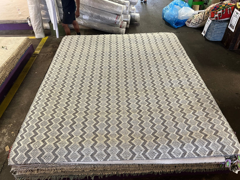 Belinda 8.3x10 Ivory and Grey Handwoven Rug | Banana Manor Rug Company