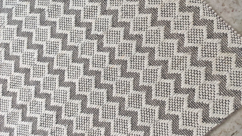 Belinda 8.3x10 Ivory and Grey Handwoven Rug | Banana Manor Rug Company