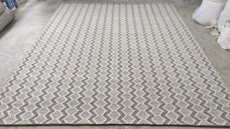 Belinda 8.3x10 Ivory and Grey Handwoven Rug | Banana Manor Rug Company