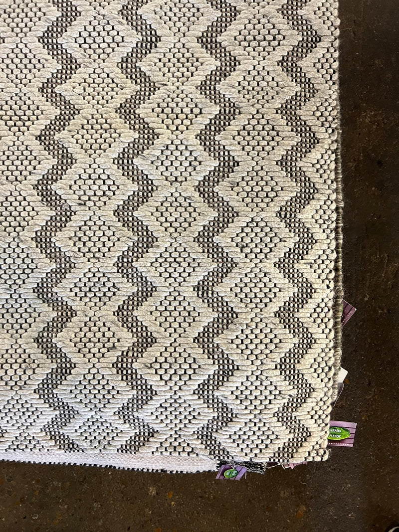 Belinda 8.3x10 Ivory and Grey Handwoven Rug | Banana Manor Rug Company