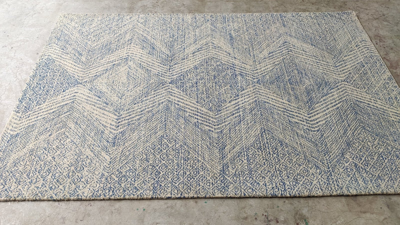 Bérénice Bejo 5x7.6 Ivory and Blue Hand-Tufted Rug | Banana Manor Rug Company