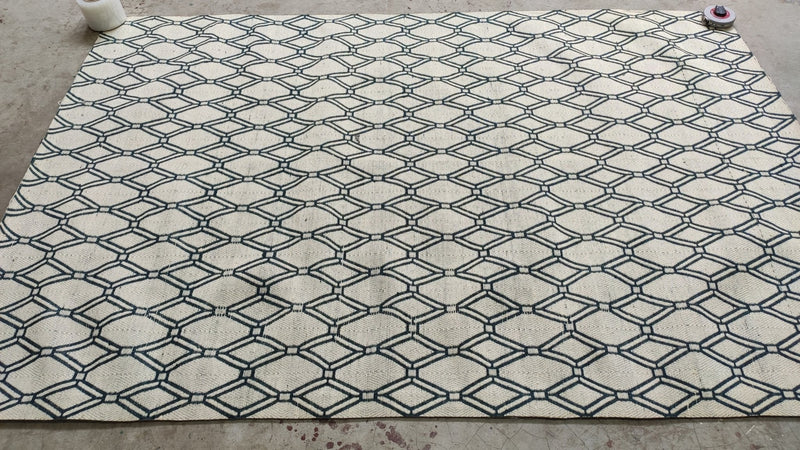 Bucky 4.9x7.3 Silver and Grey Handwoven Rug | Banana Manor Rug Company