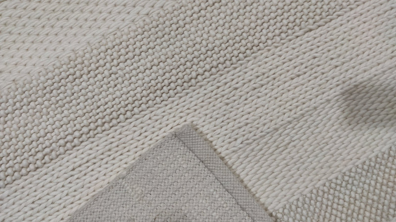 Captiva 5.3x7.6 Handwoven Modern White Durrie Rug | Banana Manor Rug Company