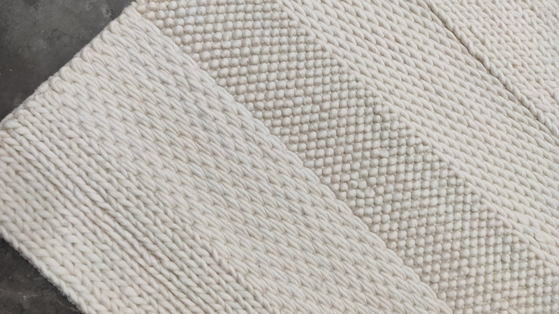 Captiva 5.3x7.6 Handwoven Modern White Durrie Rug | Banana Manor Rug Company