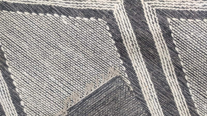 Cole 5x7.6 Handwoven Diamond White and Grey Durrie Rug | Banana Manor Rug Company