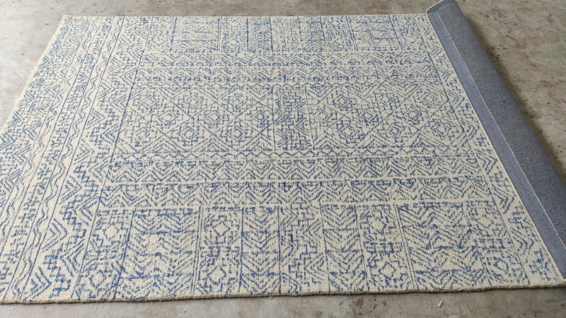 Emma Mackey 5x7.6 Ivory and Blue Hand-Tufted Rug | Banana Manor Rug Company