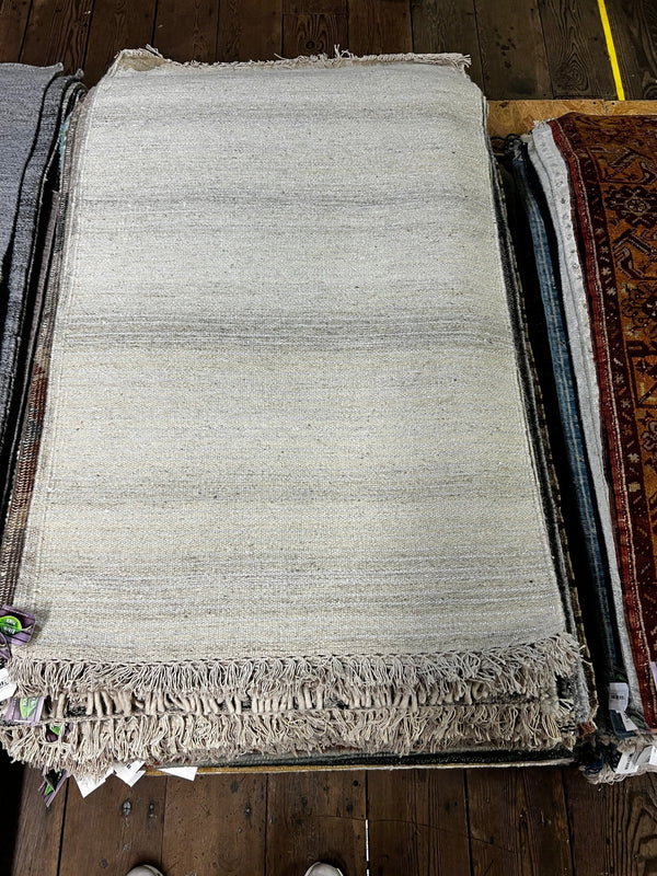 Henrietta Hippo 3x5 White Handwoven Durrie Rug | Banana Manor Rug Factory Outlet