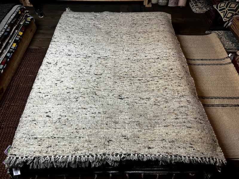 Longoria Handwoven Beige Durrie Rug 5.7x7.9 | Banana Manor Rug Company