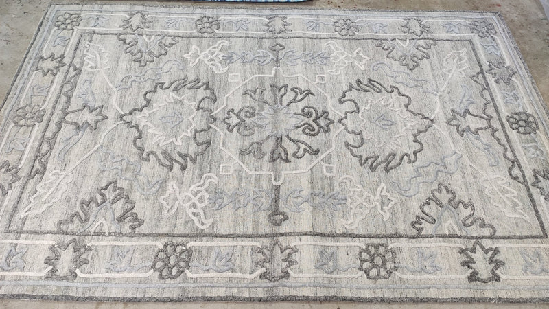 Marry Toppins 5x8 Grey Floral Handwoven Durrie Rug | Banana Manor Rug Company