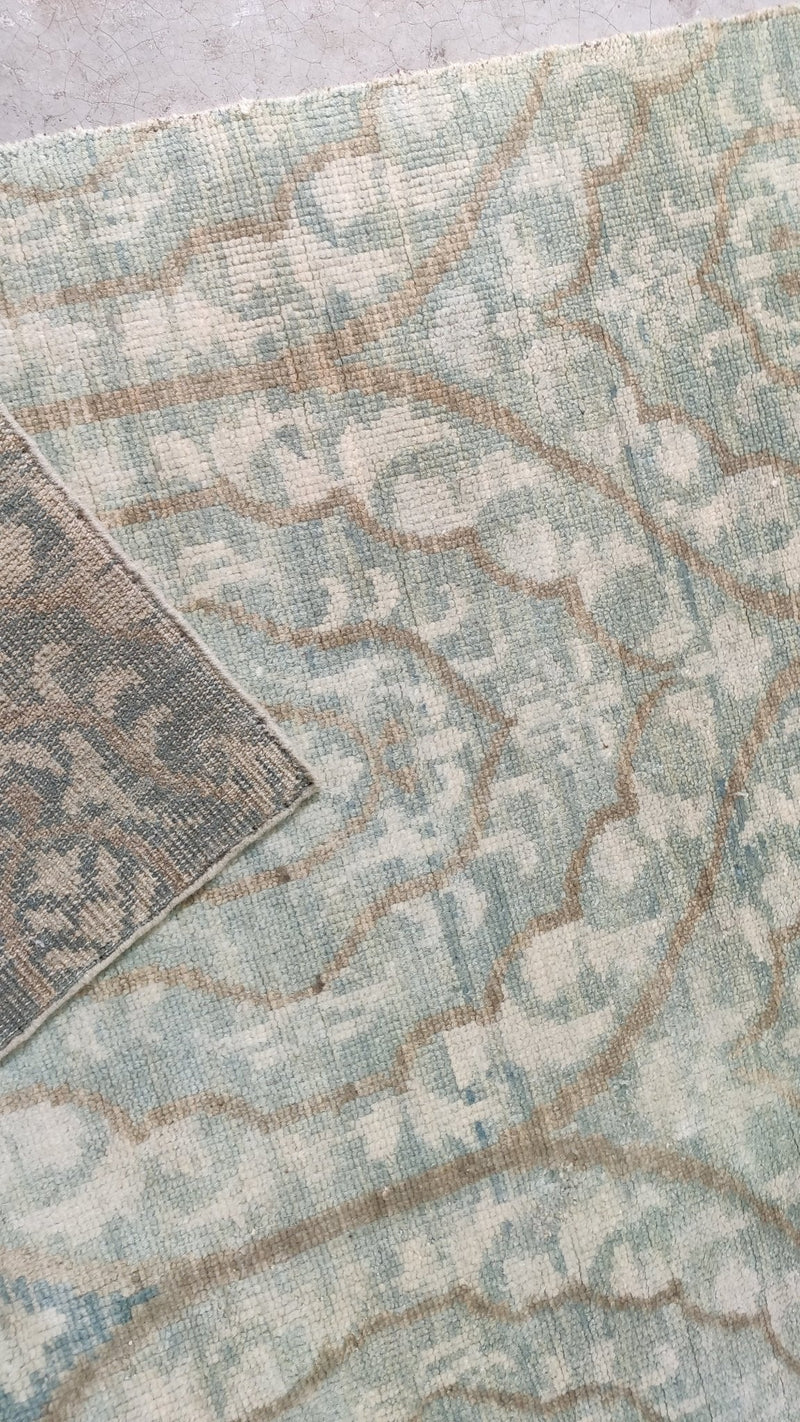 Pandora 5x7.9 Greenish Grey Hand-Knotted Modern Rug | Banana Manor Rug Company