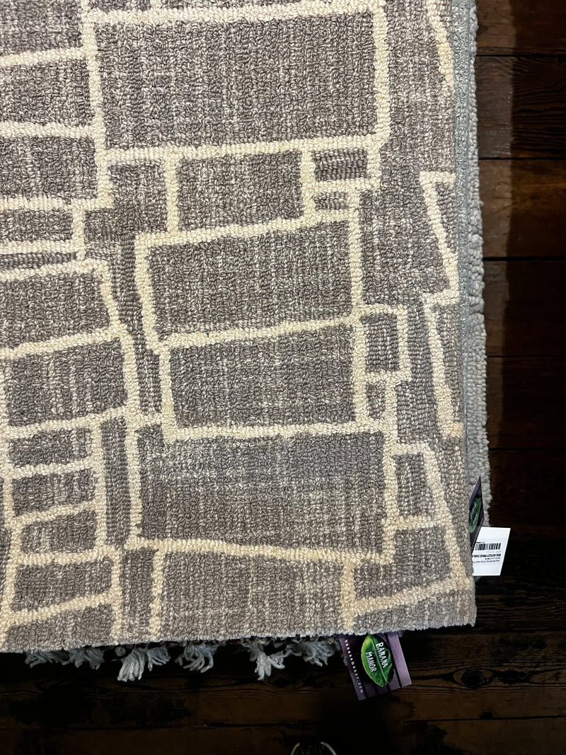 Seth 5x7.6 Grey and Ivory Modern Rug | Banana Manor Rug Factory Outlet