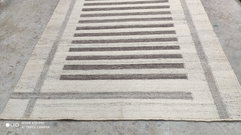 The Sweeney Sisters Handwoven 4.9x6.6 Durrie Rug | Banana Manor Rug Company