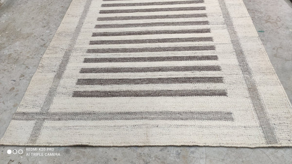 The Sweeney Sisters Handwoven 4.9x6.6 Durrie Rug | Banana Manor Rug Company