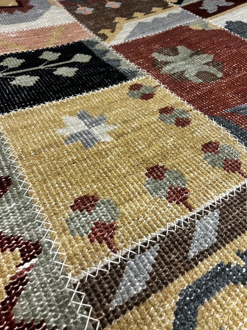 Tiger de Blanc 5x7.9 Hand-Knotted Muti-Colored Patched Kilim Rug