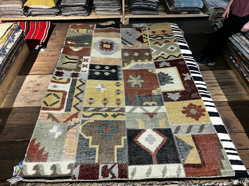 Tiger de Blanc 5x7.9 Hand-Knotted Muti-Colored Patched Kilim Rug