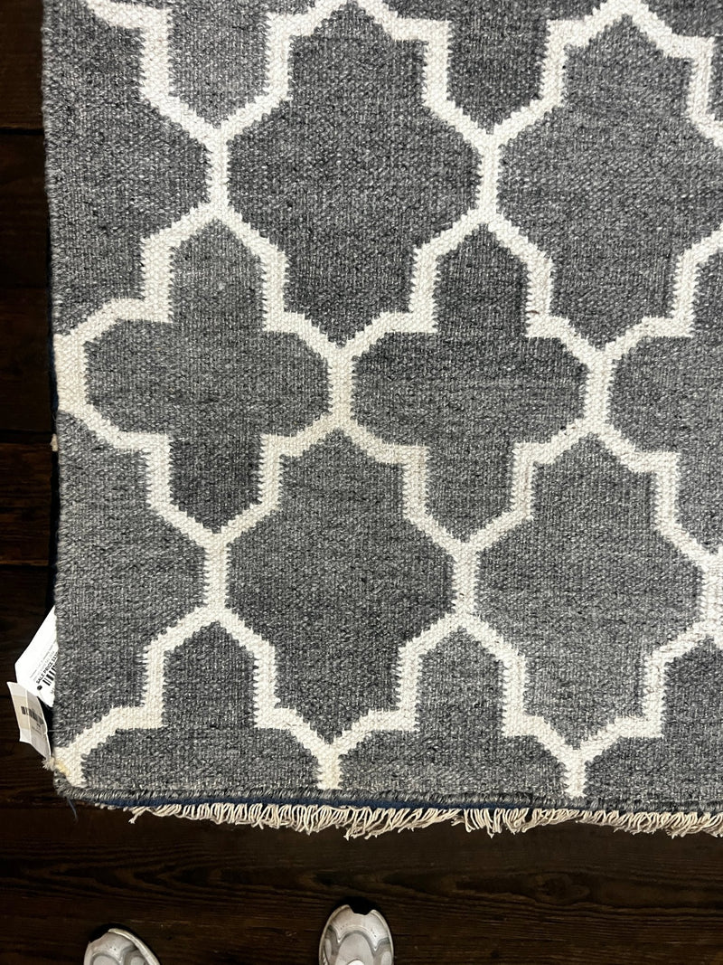 Van the Witness 5.6x7.6 Grey and Ivory Handwoven Jali Rug | Banana Manor Rug Company