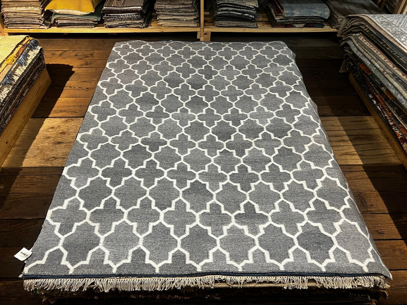 Van the Witness 5.6x7.6 Grey and Ivory Handwoven Jali Rug | Banana Manor Rug Company