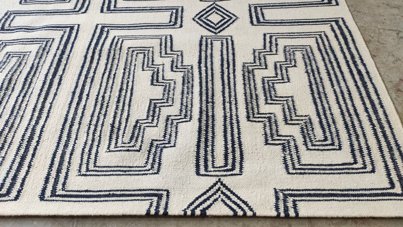 Willa 8.6x9.9  Blue and White Handwoven Modern Rug